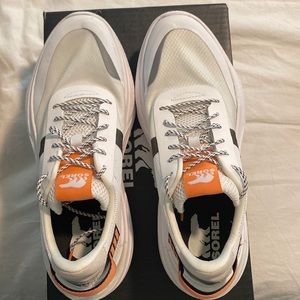 Sorel Explorer Blitz Leisure Lace women’s size 10